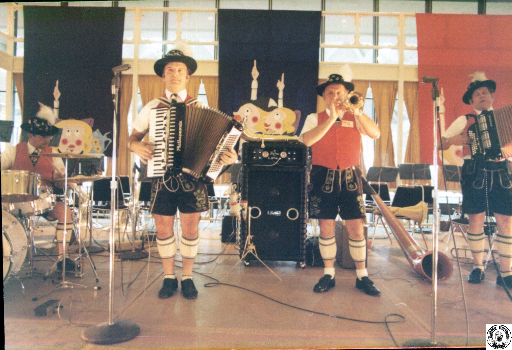 1973 10 12 12 Charlotte Oktoberfest.jpg